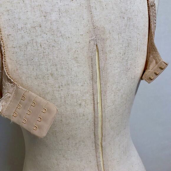 Bali NWOT Beige Bra Women 34B - Picture 7 of 9